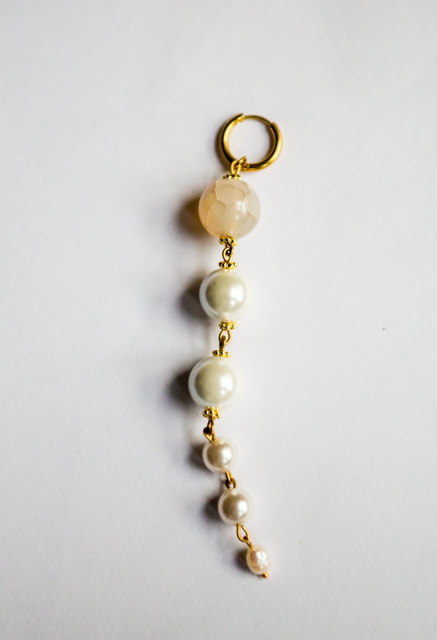 Mono boucle cascade nacrée